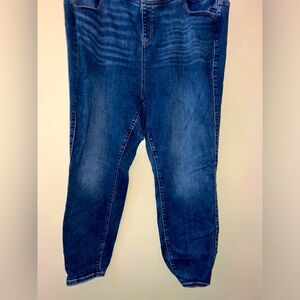 Torrid brand stretch jeggings. Size 4R.